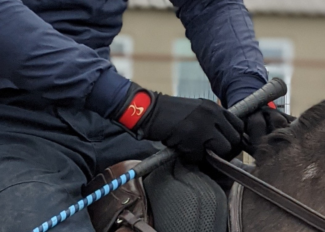 racewear-gloves-black-red-strap