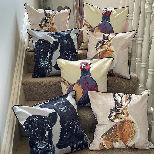 Hector Hare Velvet Cushion Cover